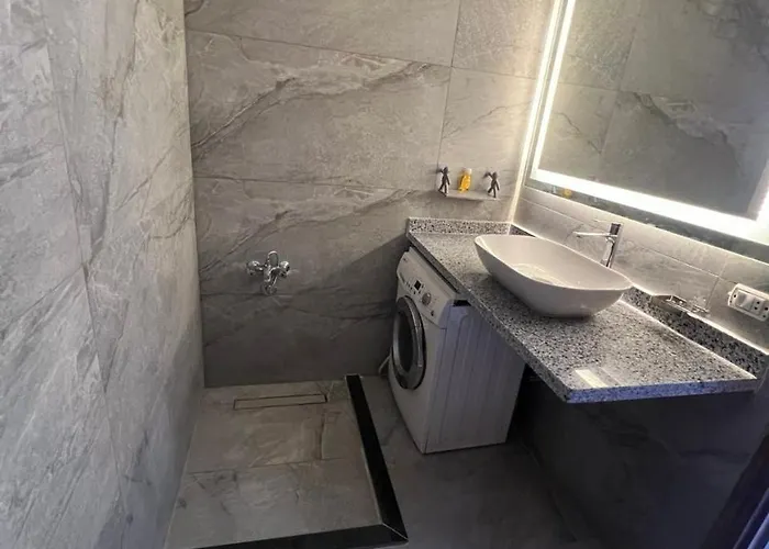 3 Bedroom Dp With Pool *